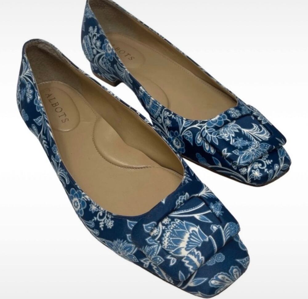Talbots Blue Floral Fabric Ballet Flats with Buckle Detail 7M